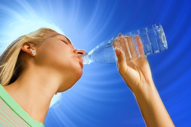 bere acqua per dimagrire